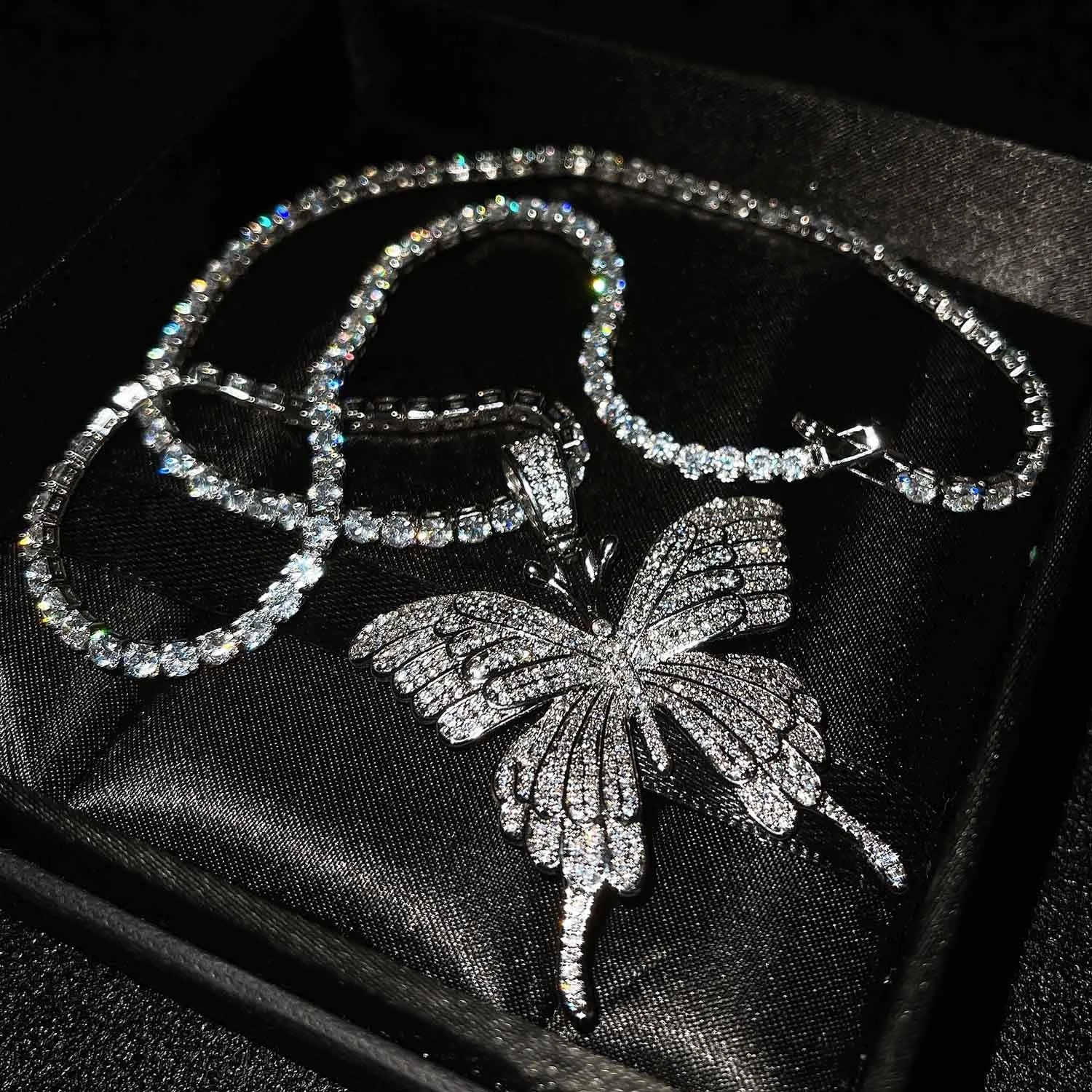 Luxury Butterfly Tassel Necklace High Quality Punk Charm Necklace Pendant Jewelry gift, Customized
Luxury Butterfly Tassel Necklace High Quality Punk Charm Necklace Pendant Jewelry gift, Customized