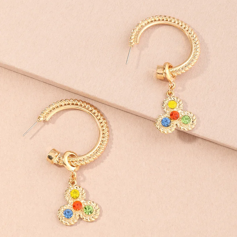Fashion Women's Vintage Alloy Hoop Earrings with Gold Plated and C Shape for Wholesale
Fashion Women's Vintage Alloy Hoop Earrings with Gold Plated and C Shape for Wholesale