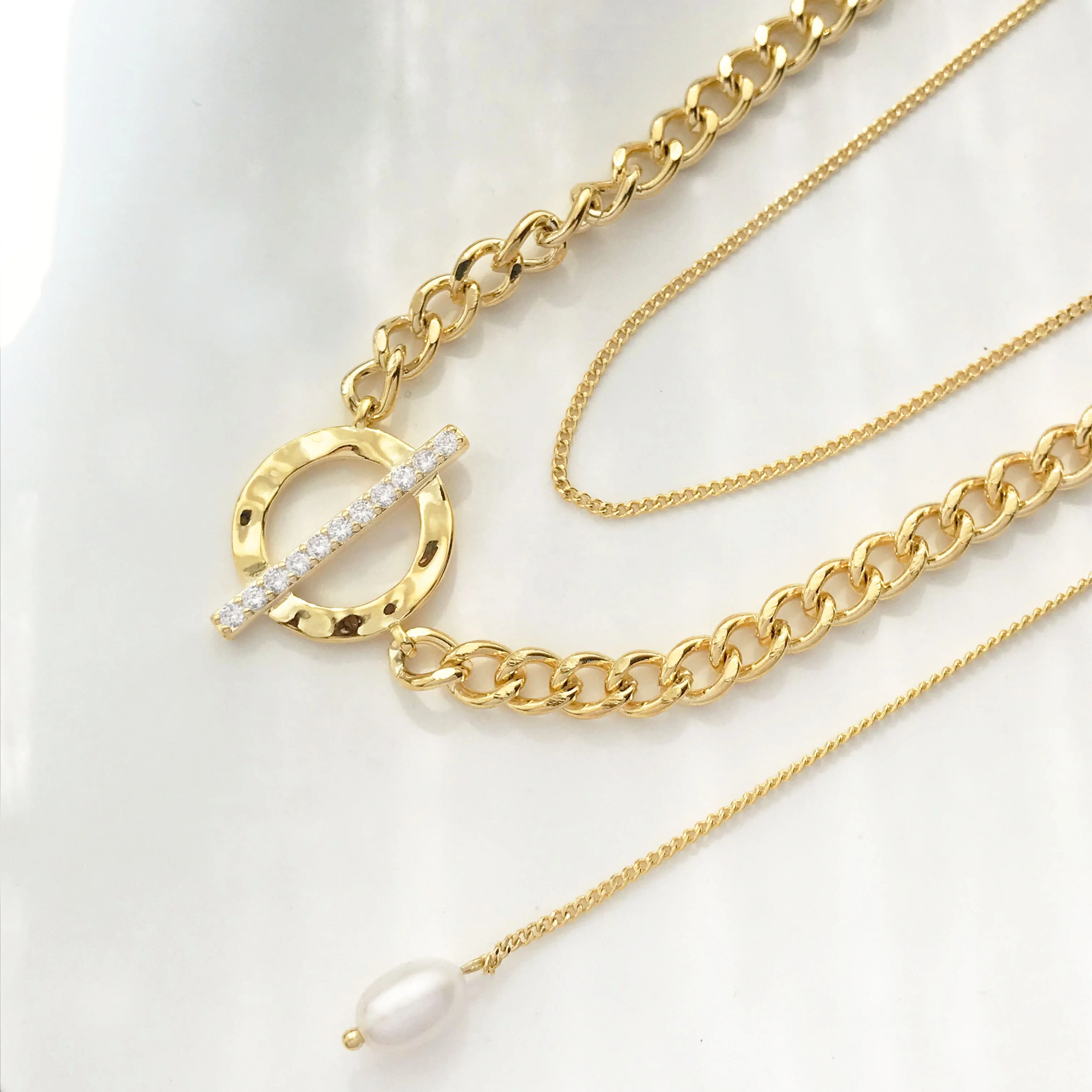 Eico Women Men Chain Circle Bling Bling Pendant Necklace Multi-layered Fresh Water Necklace
Eico Women Men Chain Circle Bling Bling Pendant Necklace Multi-layered Fresh Water Necklace