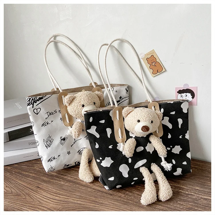 Customized Ladies Burlap Bag Fashion Cute Cartoon Handbag Wholesale Student Cloth Bag With Bear, 4 different models
Customized Ladies Burlap Bag Fashion Cute Cartoon Handbag Wholesale Student Cloth Bag With Bear, 4 different models