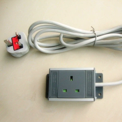 1  outlet with switch Power Strips, UK Power Distribution Units and Extension Cords