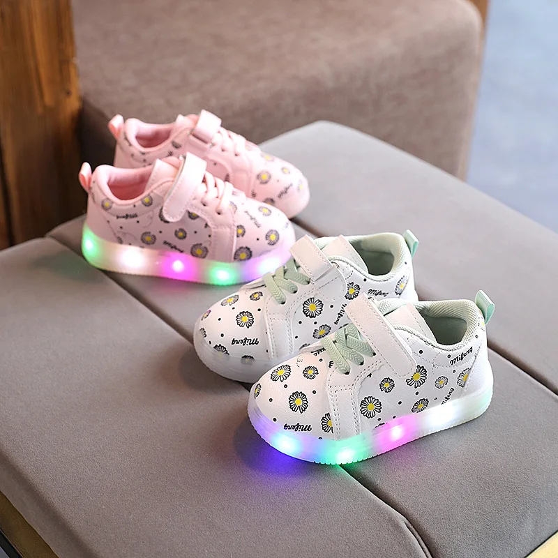 Children Soft Soled Running Shoes With LED Boys Fashion Lightweight Breathable Sneakers Girls Pretty Daisy Prints Light Up Shoes, Pink/white
Children Soft Soled Running Shoes With LED Boys Fashion Lightweight Breathable Sneakers Girls Pretty Daisy Prints Light Up Shoes, Pink/white