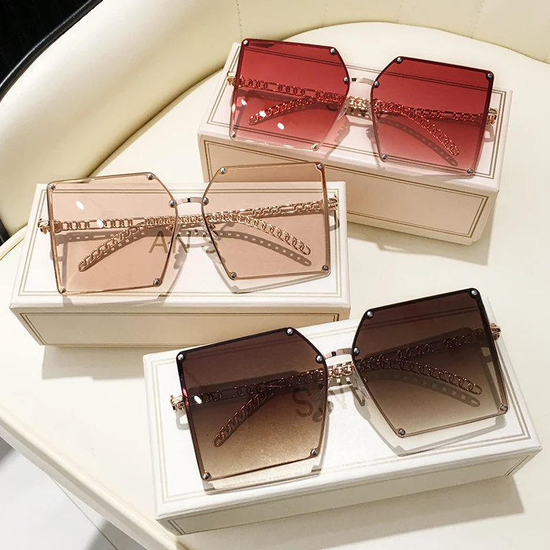 Wholes 2021 Luxury Fashionable Metal Rim Box Brown Sunglasses Women New Style Oversized Sunglasses
Wholes 2021 Luxury Fashionable Metal Rim Box Brown Sunglasses Women New Style Oversized Sunglasses