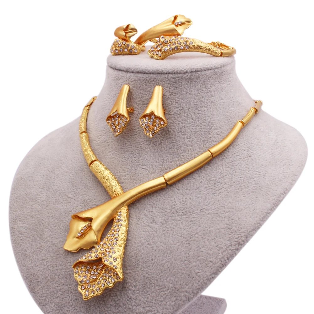 Dubai 24K gold plated designer accessories bridal Wedding Necklace Jewelry sets earrings ring bracelet jewellery set for women
Dubai 24K gold plated designer accessories bridal Wedding Necklace Jewelry sets earrings ring bracelet jewellery set for women