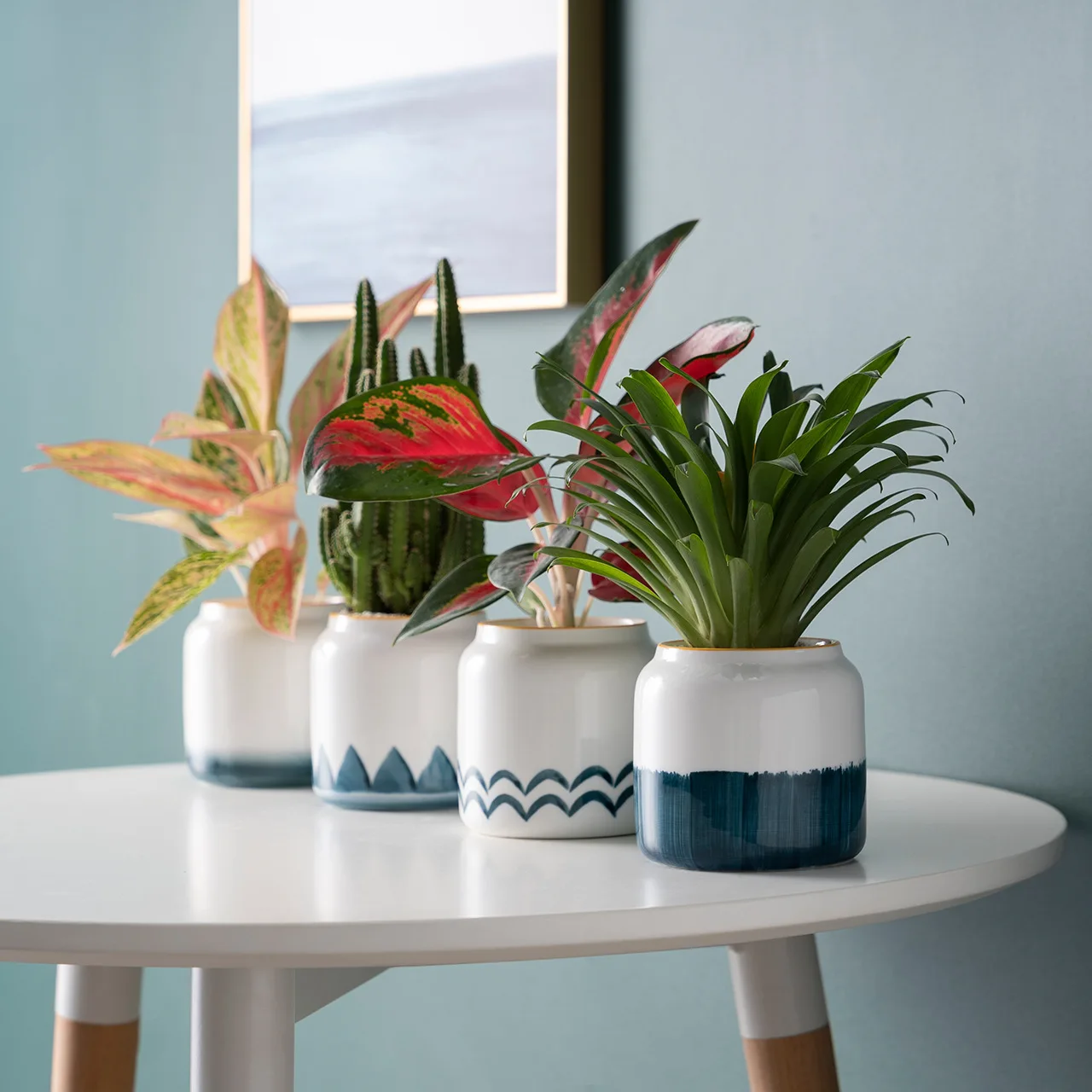 modern creative hand painted minimalist ceramic cheap flower pots planters for home decor, As picture
modern creative hand painted minimalist ceramic cheap flower pots planters for home decor, As picture