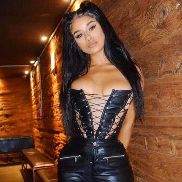 Hollow Out Lace Up Bandage Faux Leather PU Tank Top Women 2021 Streetwear Backless Sexy Tops Party Clubwear Outfits C13566
Hollow Out Lace Up Bandage Faux Leather PU Tank Top Women 2021 Streetwear Backless Sexy Tops Party Clubwear Outfits C13566