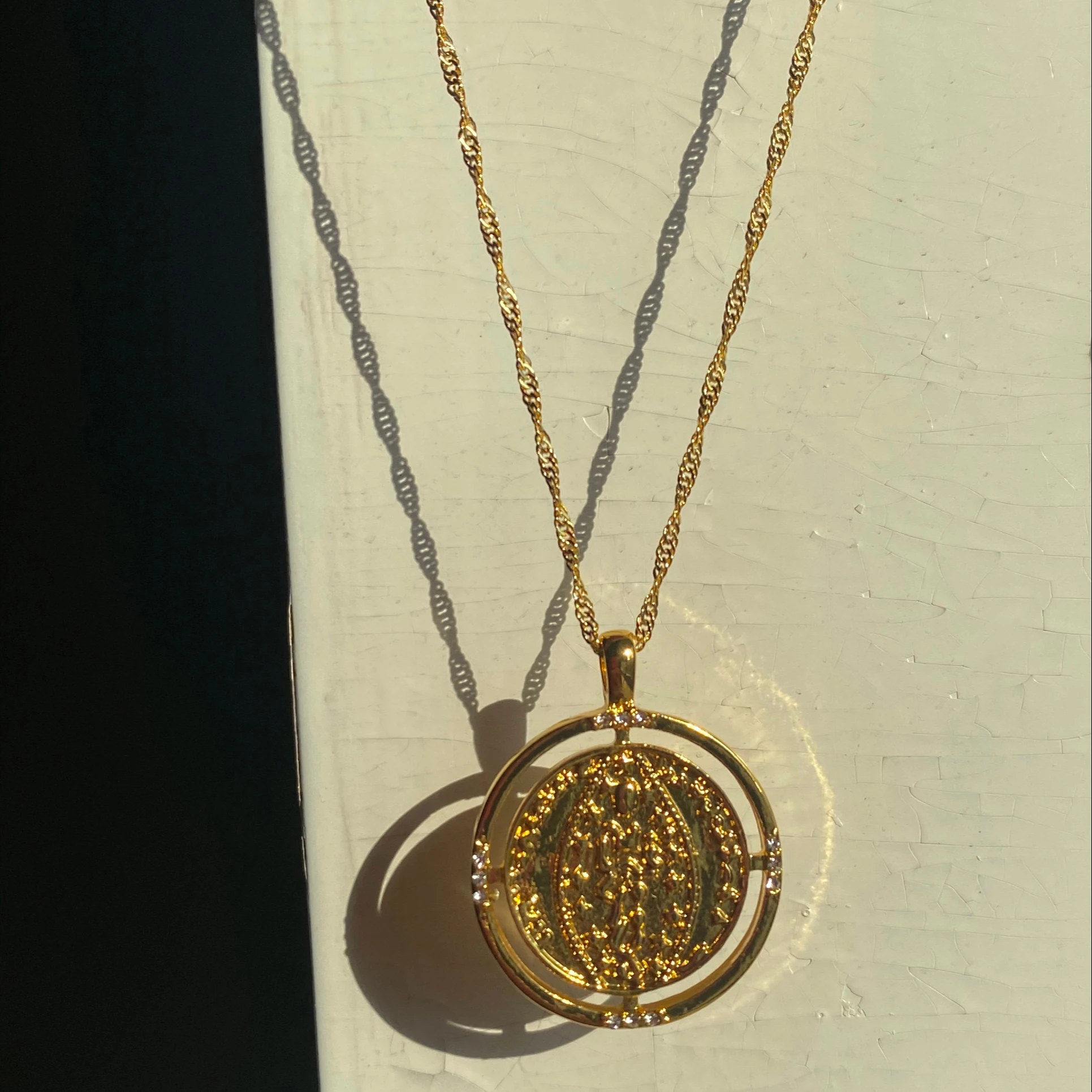 2021 Dazan New Winter High Quality 18k Gold Plated King Pattern Anchor Sweater Chain Twisted Necklace For Party For Women
2021 Dazan New Winter High Quality 18k Gold Plated King Pattern Anchor Sweater Chain Twisted Necklace For Party For Women