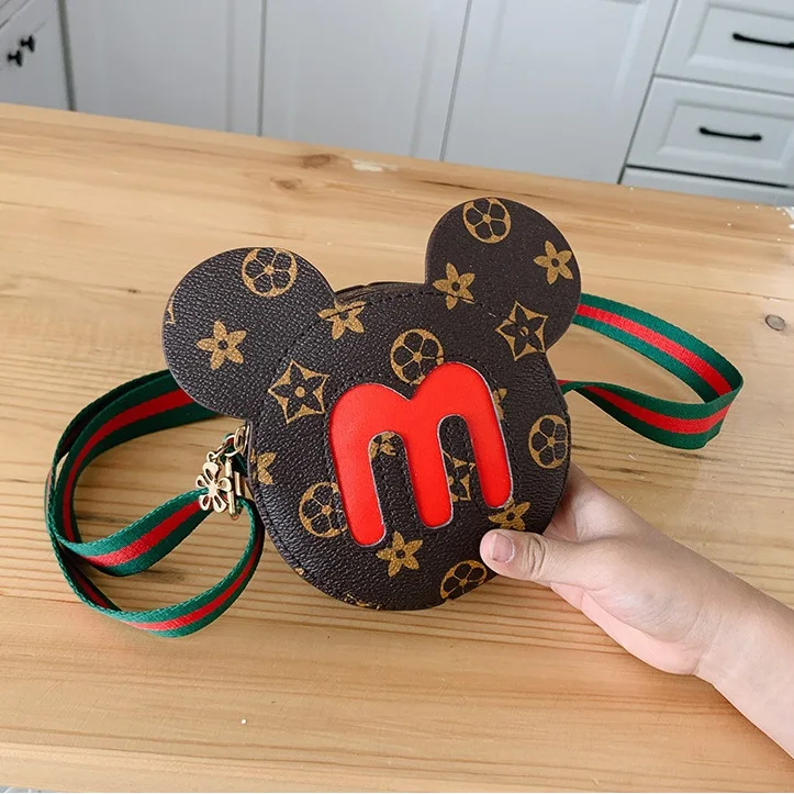 Fashionable Children's Purses and Handbags Cute Mickey Mouse Shoulder Bags Princess Round Bags for Kids
Fashionable Children's Purses and Handbags Cute Mickey Mouse Shoulder Bags Princess Round Bags for Kids