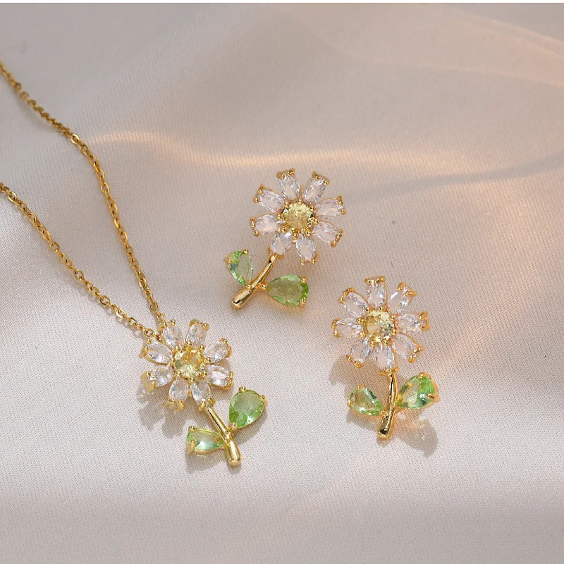 Wholesale Zircon Flower Pendant Necklace And Earring Dainty Stainless Steel Zircon Flower Necklaces Earrings Women Jewelry Set 
Wholesale Zircon Flower Pendant Necklace And Earring Dainty Stainless Steel Zircon Flower Necklaces Earrings Women Jewelry Set
