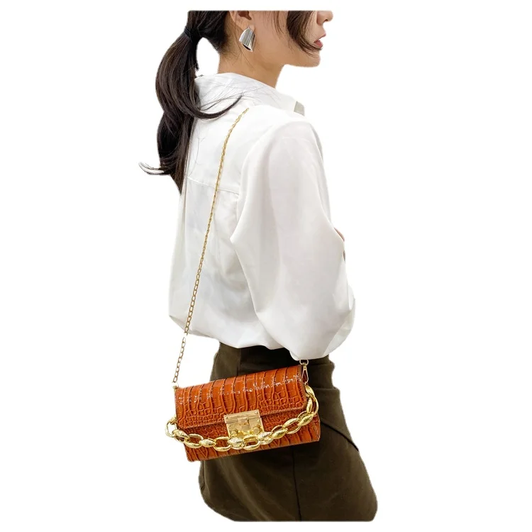 New fashion net celebrity western retro PU leather chain armpit messenger shoulder bag
New fashion net celebrity western retro PU leather chain armpit messenger shoulder bag