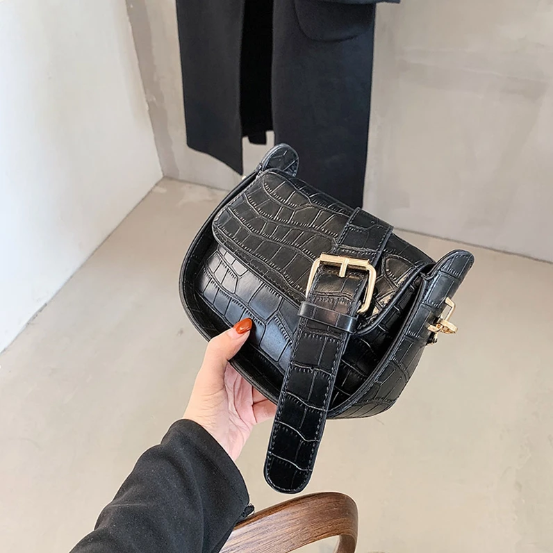 XP1487 Hong Kong style retro bag women 2020 new Korean version saddle bag autumn and winter stereotypedwomen custom
XP1487 Hong Kong style retro bag women 2020 new Korean version saddle bag autumn and winter stereotypedwomen custom