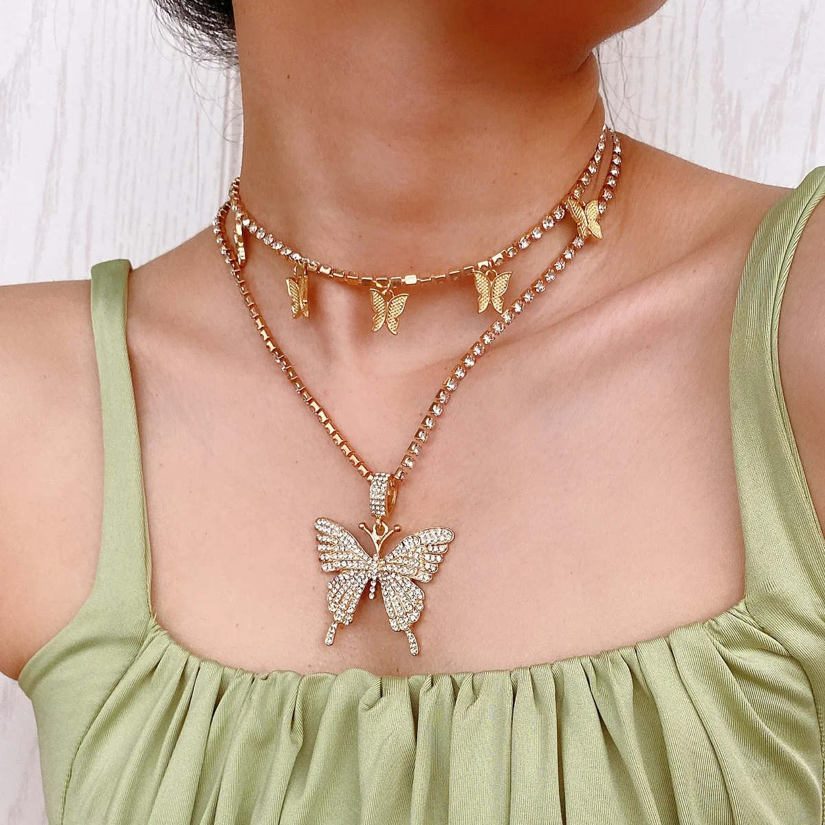 Luxury Shiny Rhinestone Chain Choker Necklace for Women Crystal Butterfly Pendant Necklace Hip Hop Party Jewelry Gift, Picture shows
Luxury Shiny Rhinestone Chain Choker Necklace for Women Crystal Butterfly Pendant Necklace Hip Hop Party Jewelry Gift, Picture shows