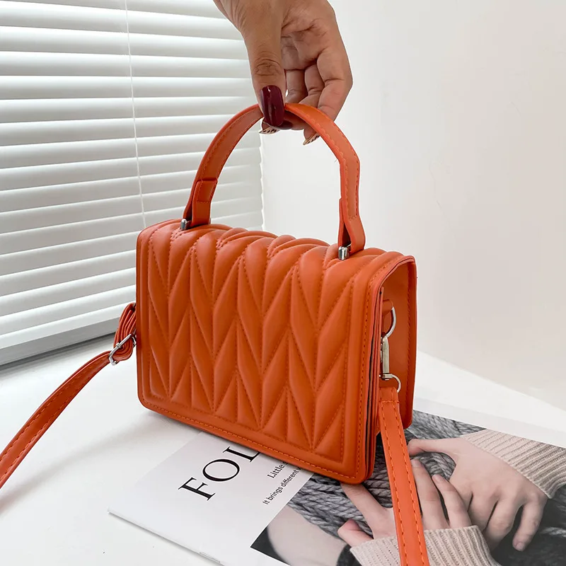 Summer Ladies Bags New 2021 Fashion Texture Small Square Bag Soft Surface Embroidered Thread Solid Color Portable Messenger Bag, Customized color
Summer Ladies Bags New 2021 Fashion Texture Small Square Bag Soft Surface Embroidered Thread Solid Color Portable Messenger Bag, Customized color