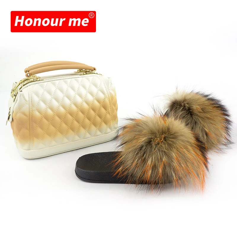2021 hot saling Rainbow color Jelly Woman Crossbody Purse match Slides Single Shoulder Bag With Fox Fur Slipper Set
2021 hot saling Rainbow color Jelly Woman Crossbody Purse match Slides Single Shoulder Bag With Fox Fur Slipper Set