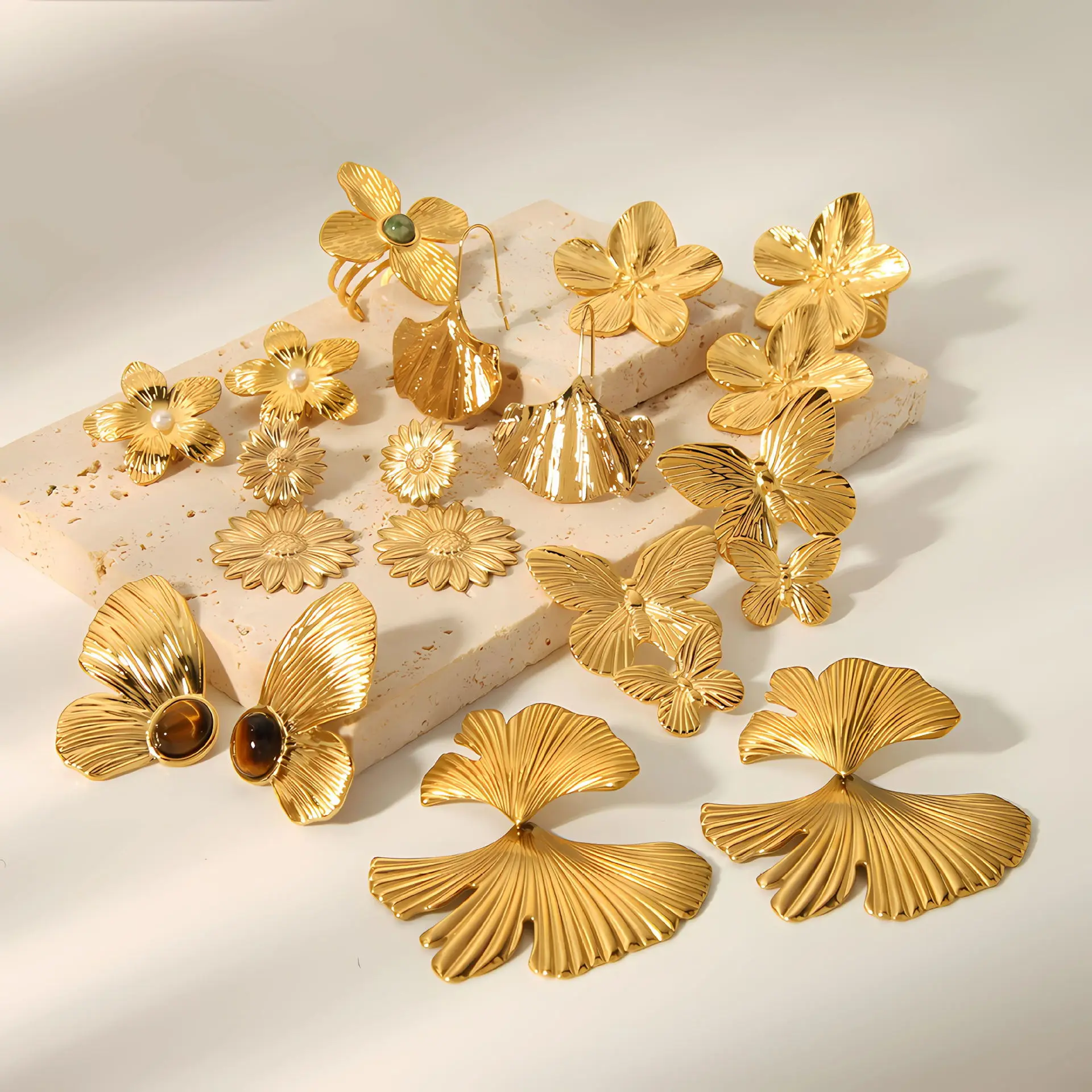 Vintage Exaggerated Gold Plated Stainless Steel Butterfly Flower Earrings For Women Elegant Big Butterfly Stud Earrings Fashion
Vintage Exaggerated Gold Plated Stainless Steel Butterfly Flower Earrings For Women Elegant Big Butterfly Stud Earrings Fashion