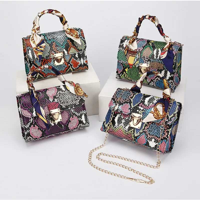 2021 New fashion Snake pattern portable small square bag shoulder messenger bag female bag with silk scarf
2021 New fashion Snake pattern portable small square bag shoulder messenger bag female bag with silk scarf
