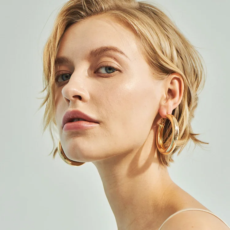 18K Gold Plating Chunky Big Round Hoop Earrings Hips Hops Punk Round Tube Hoop Clip On Earrings For Party
18K Gold Plating Chunky Big Round Hoop Earrings Hips Hops Punk Round Tube Hoop Clip On Earrings For Party
