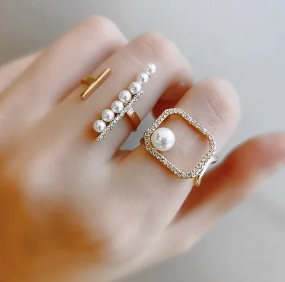 Fashion Jewelry Wholesale Open Ring Imitation Pearl Geometric Ring Zircon Ring for Women
Fashion Jewelry Wholesale Open Ring Imitation Pearl Geometric Ring Zircon Ring for Women