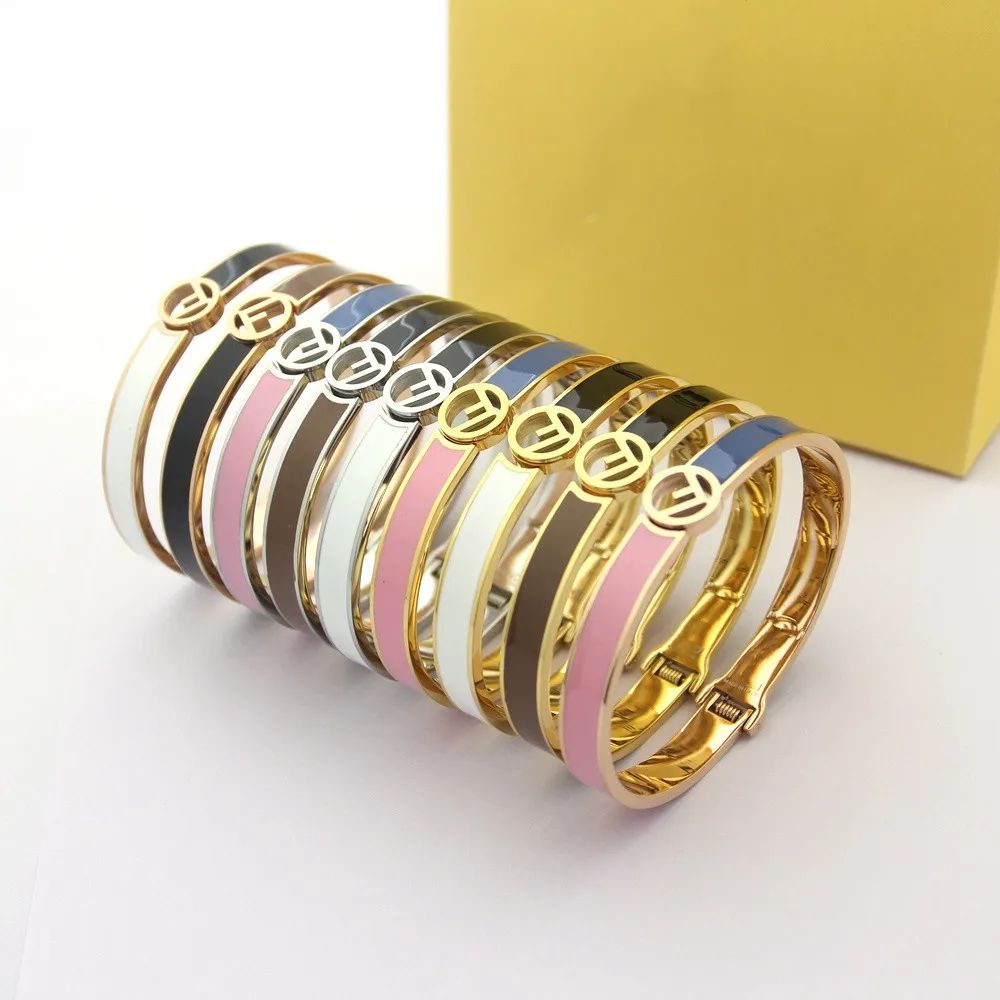 High quality jewelry wholesale 2020 NEW F Brand luxuryl stainless steel lovers bracelet, Three kinds of color 
High quality jewelry wholesale 2020 NEW F Brand luxuryl stainless steel lovers bracelet, Three kinds of color