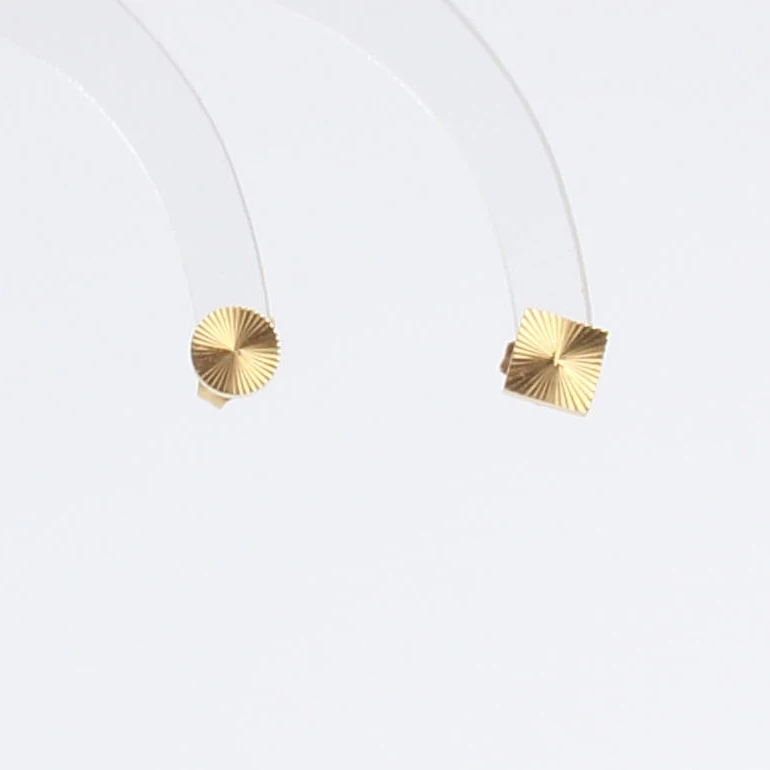 Trendy Stainless Steel Jewelry 18K Gold Plated Square Round Carving Lines Sunny Earrings
Trendy Stainless Steel Jewelry 18K Gold Plated Square Round Carving Lines Sunny Earrings