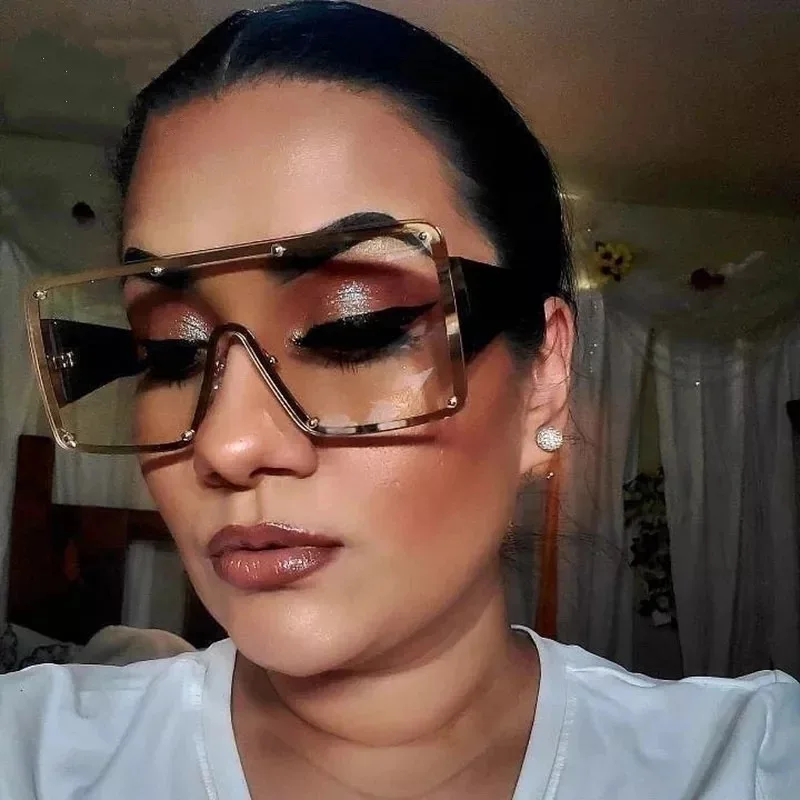 Square Sunglasses Women Fashion Oversized Metal Frame Vintage Glasses Men Shades Retro Gradient Colors Oculos UV400 
Square Sunglasses Women Fashion Oversized Metal Frame Vintage Glasses Men Shades Retro Gradient Colors Oculos UV400