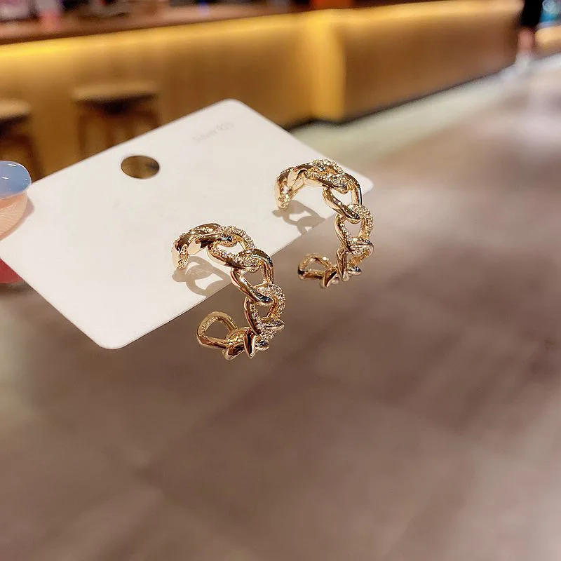 2021 Real Gold Plating Cubic Zircon Big Circle C Shape Hoop Earrings Crystal CZ Link Chain Hoop Earrings
2021 Real Gold Plating Cubic Zircon Big Circle C Shape Hoop Earrings Crystal CZ Link Chain Hoop Earrings