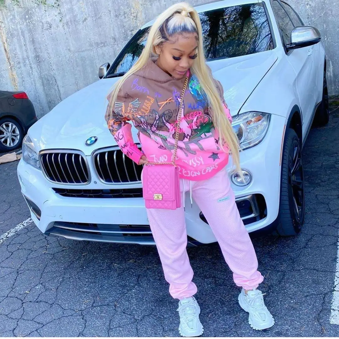 2021 new arrival fall clothing fashion graffiti long sleeve pink hoodies with joggers two piece set for women casual streetwear
2021 new arrival fall clothing fashion graffiti long sleeve pink hoodies with joggers two piece set for women casual streetwear