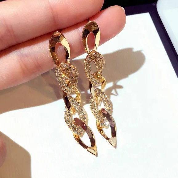 New Korean Long Earrings for Women Graceful Joker Geometric chain Ear drop Elegant nightclubs bars alloy jewelry, Customized color 
New Korean Long Earrings for Women Graceful Joker Geometric chain Ear drop Elegant nightclubs bars alloy jewelry, Customized color