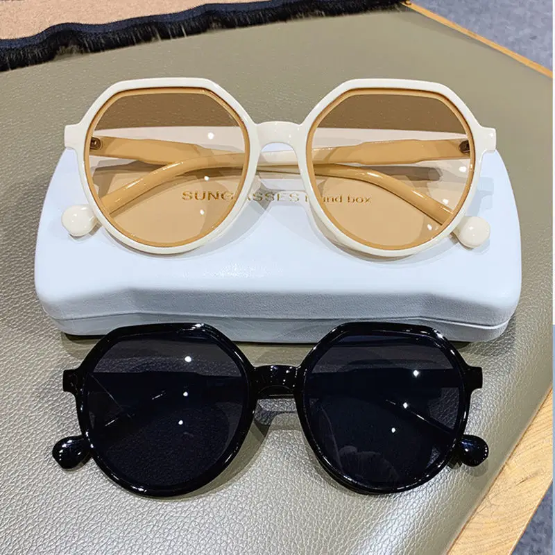 2021 women summer new female retro Korean version sunglasses sun glasses, As pic
2021 women summer new female retro Korean version sunglasses sun glasses, As pic