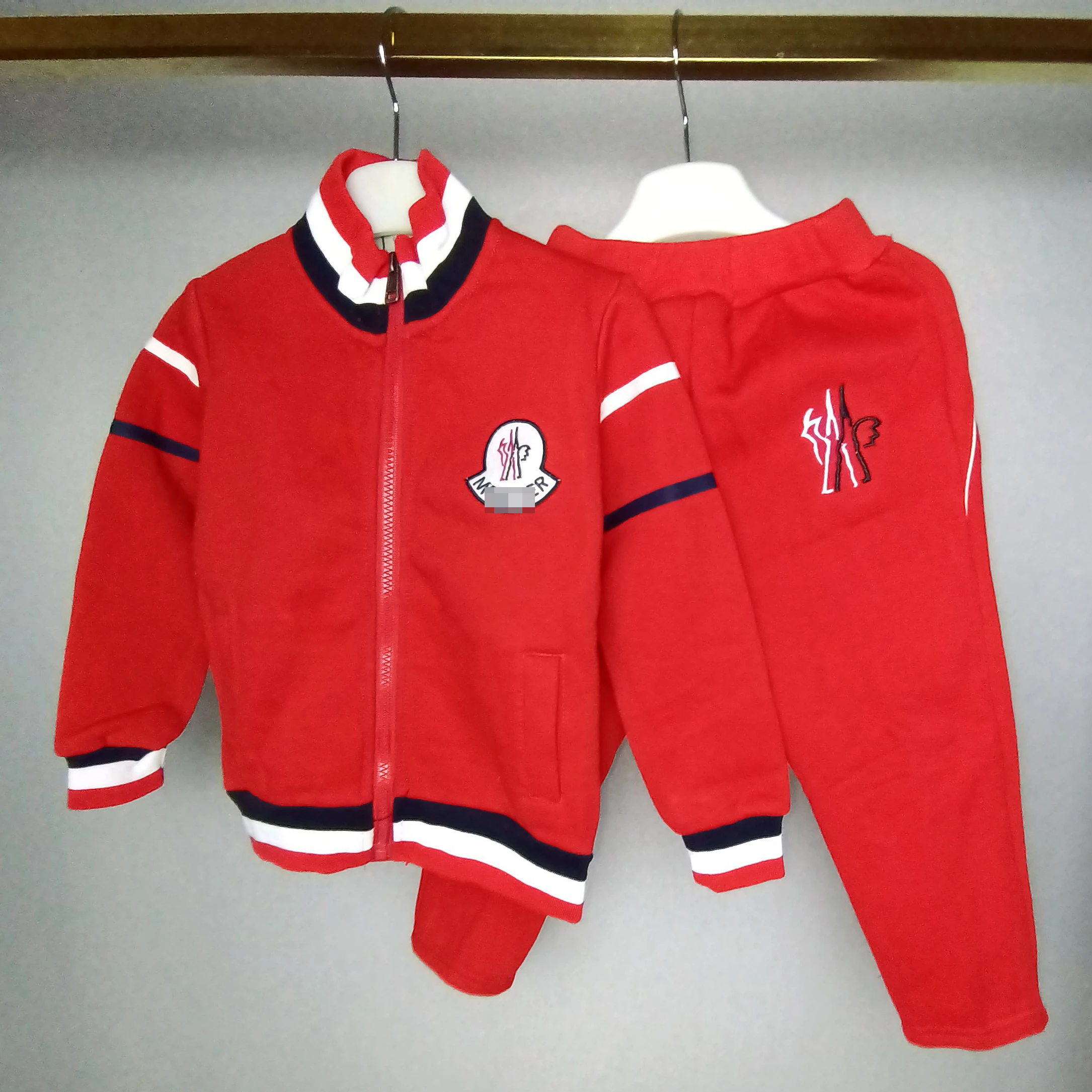 Wholesale children's set hooded jacket + trousers kids Sports suit Branded Kids Clothes 2021
Wholesale children's set hooded jacket + trousers kids Sports suit Branded Kids Clothes 2021