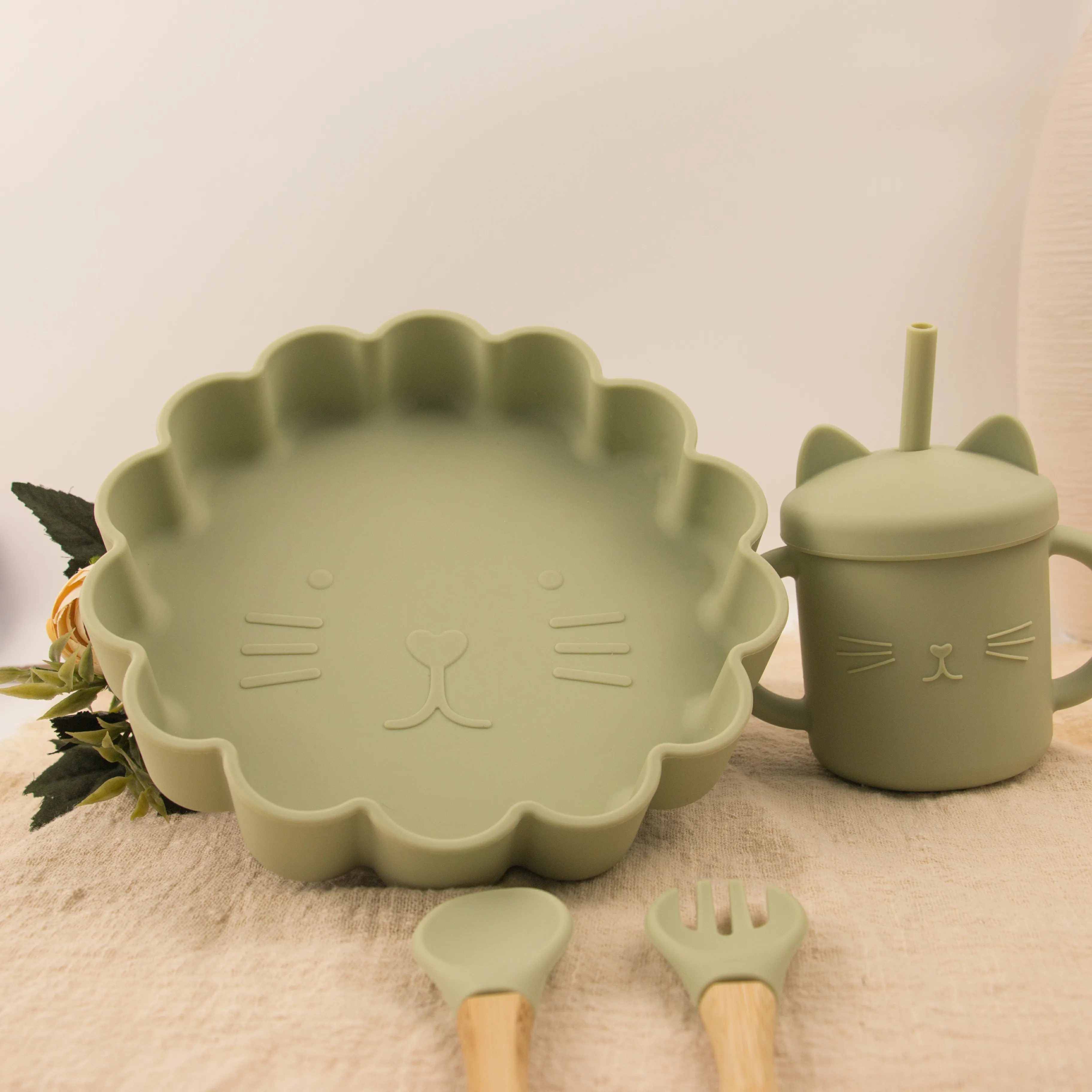 Cat Shape Silicone Baby Tableware Set with divisions Soft Baby Plates Sets Silicone Feeding Set
Cat Shape Silicone Baby Tableware Set with divisions Soft Baby Plates Sets Silicone Feeding Set