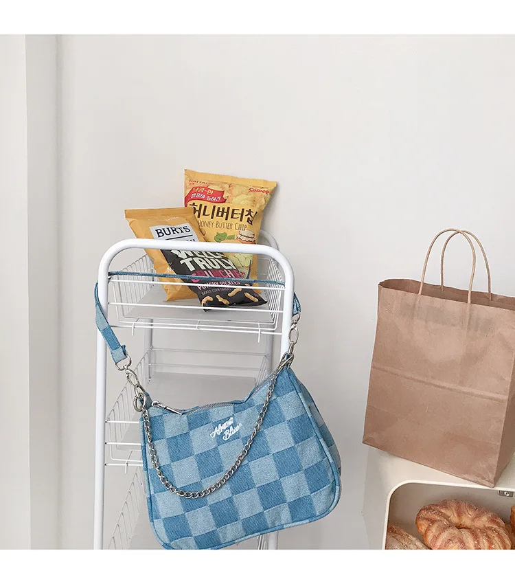 2021 New simple grid chain zipper jean shoulder bag wholesale girls shopping wallet and phone handbags, Blue
2021 New simple grid chain zipper jean shoulder bag wholesale girls shopping wallet and phone handbags, Blue
