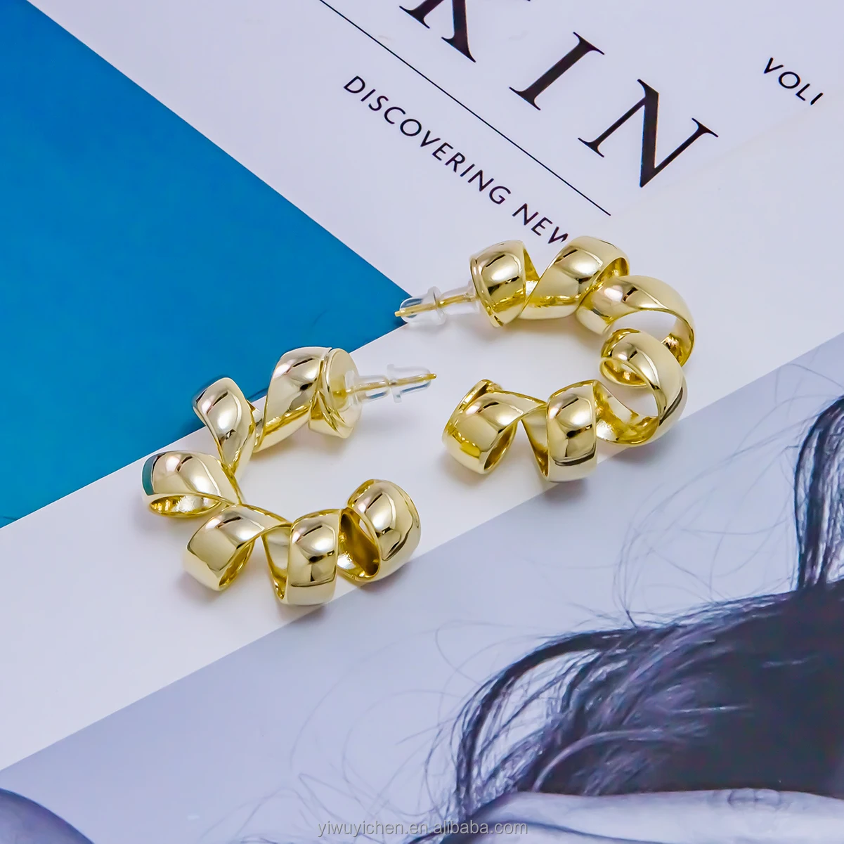 E8869 New Design 18k Gold Plated Large Twisted Earring Circle Thick Hoop Earrings for Women, Yellow
E8869 New Design 18k Gold Plated Large Twisted Earring Circle Thick Hoop Earrings for Women, Yellow