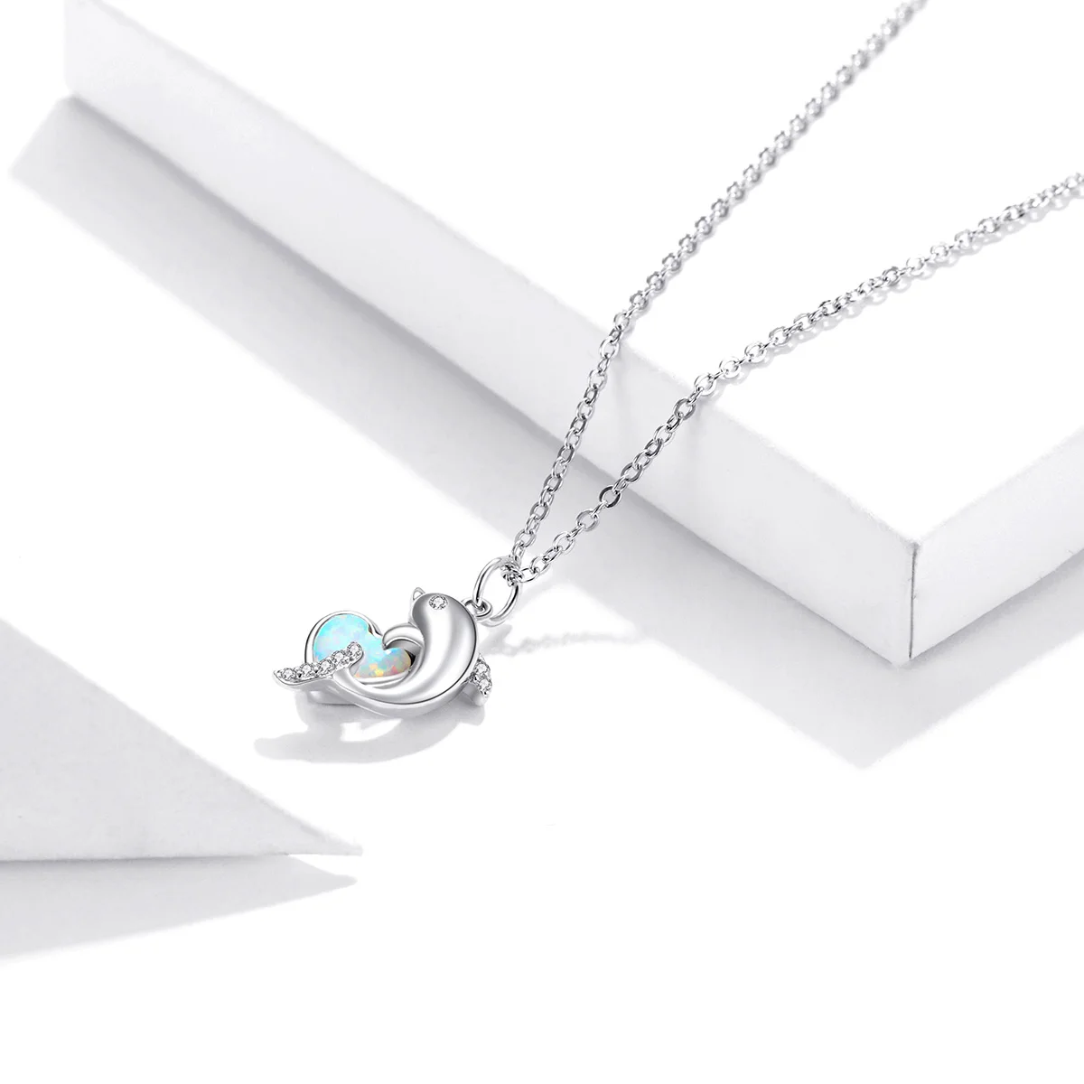 Fashion Exquisite Accessories Women Jewelry 925 Silver Heart Gemstone Pendant Dolphin Necklace
Fashion Exquisite Accessories Women Jewelry 925 Silver Heart Gemstone Pendant Dolphin Necklace