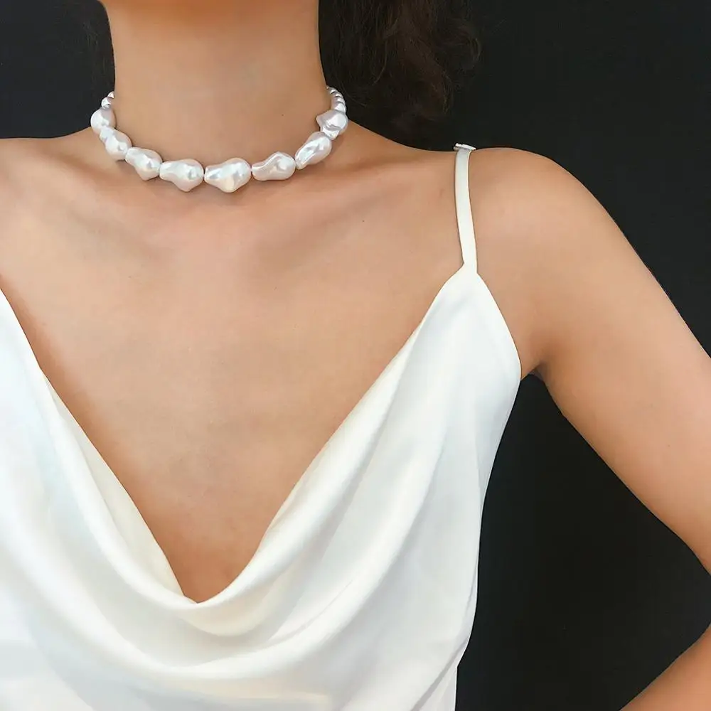 European Fashion Simple Design Faux Freshwater Pearl Choker Necklace Large Irregular Baroque Pearl Collar Necklace, As picture
European Fashion Simple Design Faux Freshwater Pearl Choker Necklace Large Irregular Baroque Pearl Collar Necklace, As picture