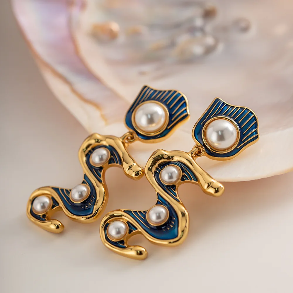 Luxury Jewelry 18k Gold Planted Enamel Inlaid Pearl Tassel Earrings Vintage Oil Dripping Fresh Water Pearl Stud Earrings
Luxury Jewelry 18k Gold Planted Enamel Inlaid Pearl Tassel Earrings Vintage Oil Dripping Fresh Water Pearl Stud Earrings