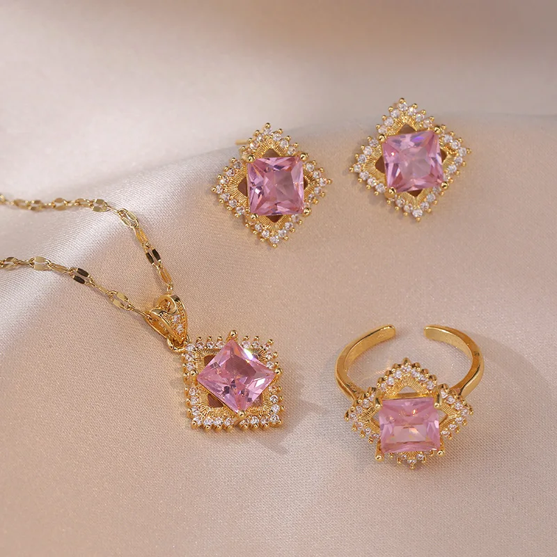 Light Luxury Pink Zircon Jewelry Set Geometric New Design Pendant Crystal Set Stainless Steel Chain Necklace Earrings Set
Light Luxury Pink Zircon Jewelry Set Geometric New Design Pendant Crystal Set Stainless Steel Chain Necklace Earrings Set