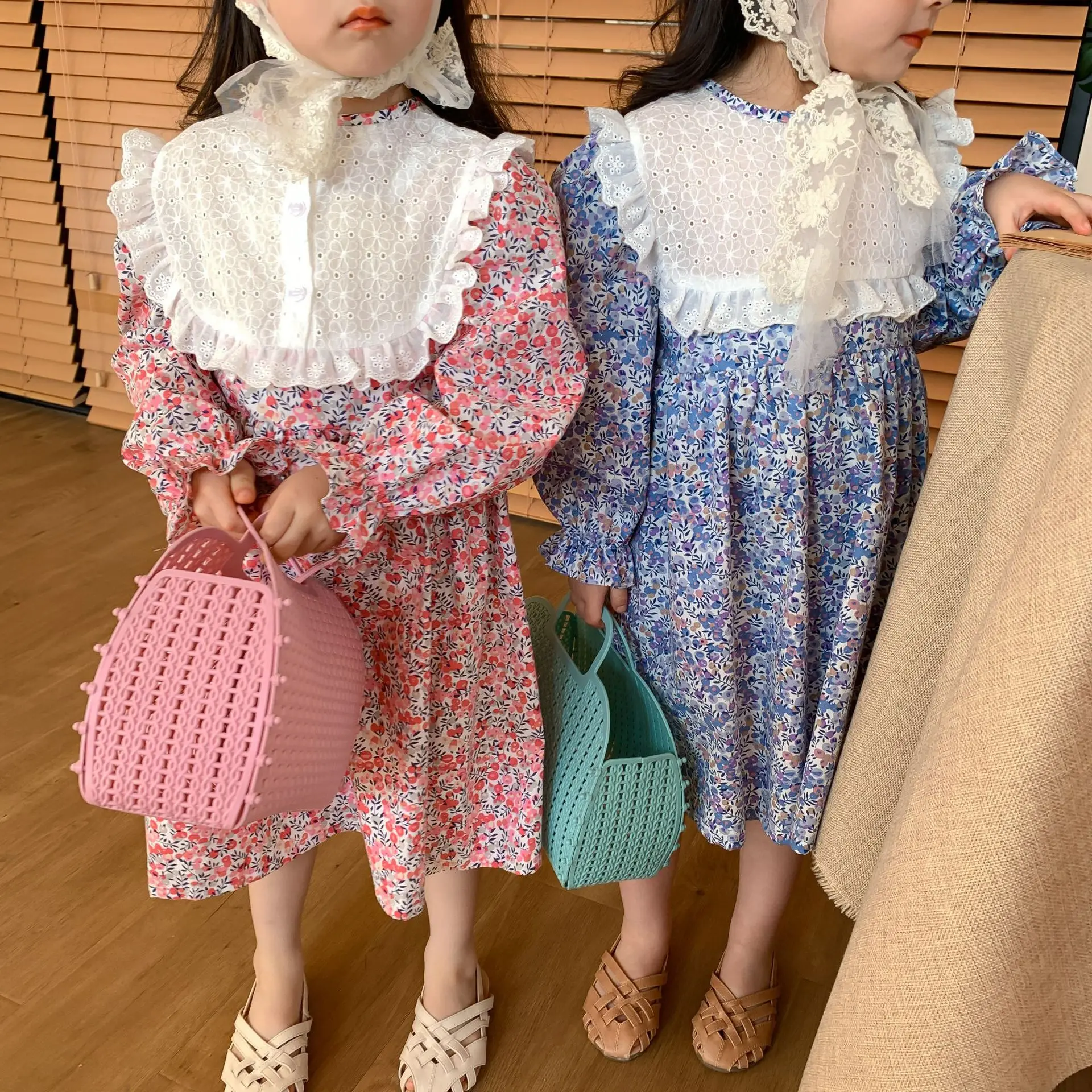 072A211331 2021spring princess flower baby girls' dresses long sleeve red Embroidery wholesale kids clothing children boutiques
072A211331 2021spring princess flower baby girls' dresses long sleeve red Embroidery wholesale kids clothing children boutiques