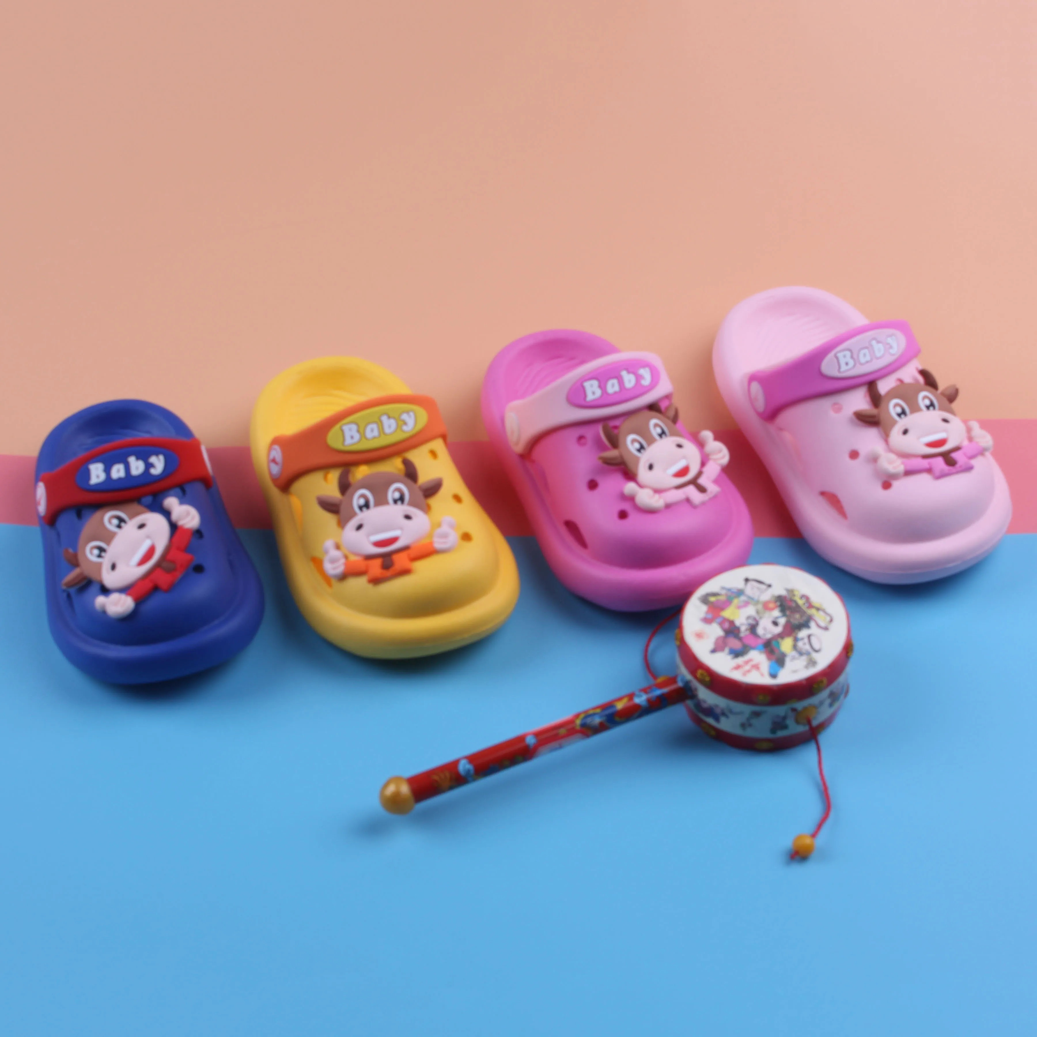 Factory Price Wholesale Eva Fashion Beach Sandals Hole Shoes Design Children's Slipper, Pictures shown
Factory Price Wholesale Eva Fashion Beach Sandals Hole Shoes Design Children's Slipper, Pictures shown