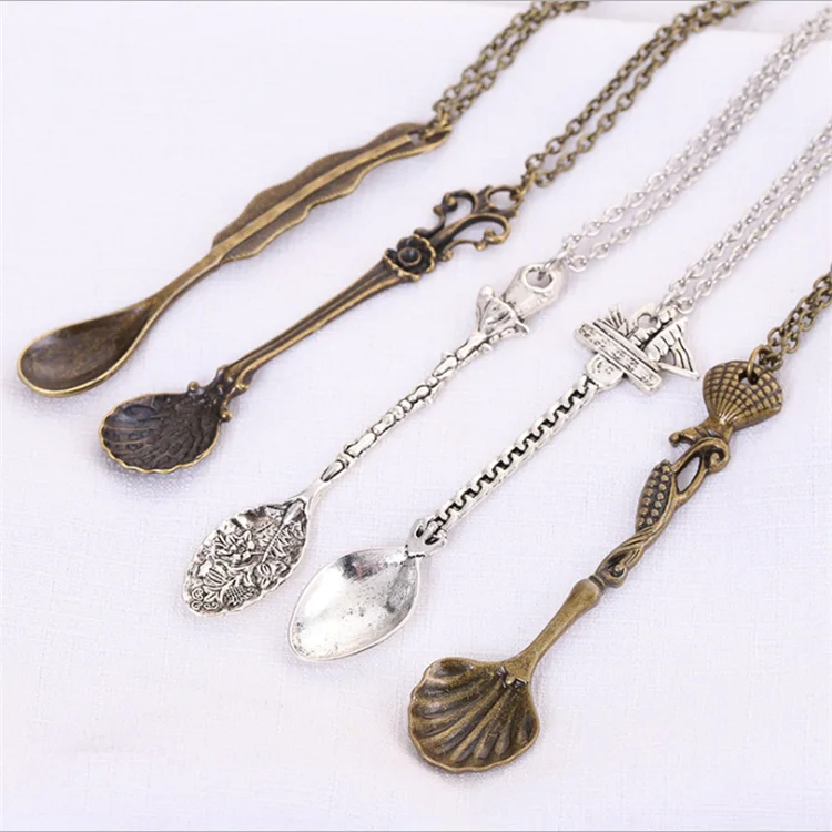 New Crown Mini Tea Spoon Necklace Classical Fashion Necklace Electroplating Alloy Spoon Pendant, As the picture show
New Crown Mini Tea Spoon Necklace Classical Fashion Necklace Electroplating Alloy Spoon Pendant, As the picture show