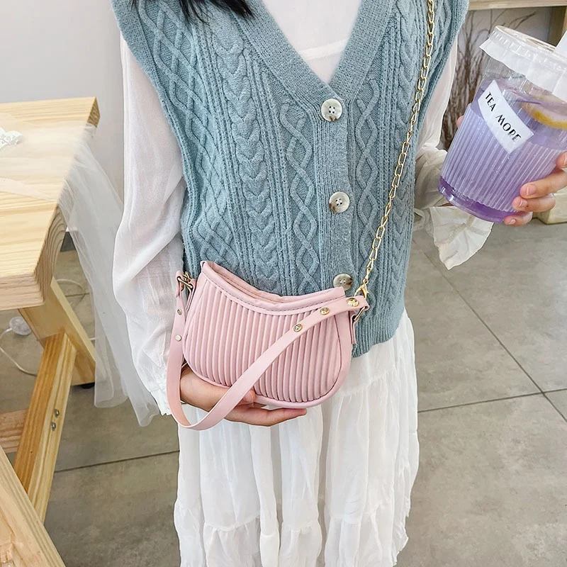Autumn Winter new Korean style girls' portable underarm bag shoulder crossbody small shoulder bag fashionable children's bags
Autumn Winter new Korean style girls' portable underarm bag shoulder crossbody small shoulder bag fashionable children's bags