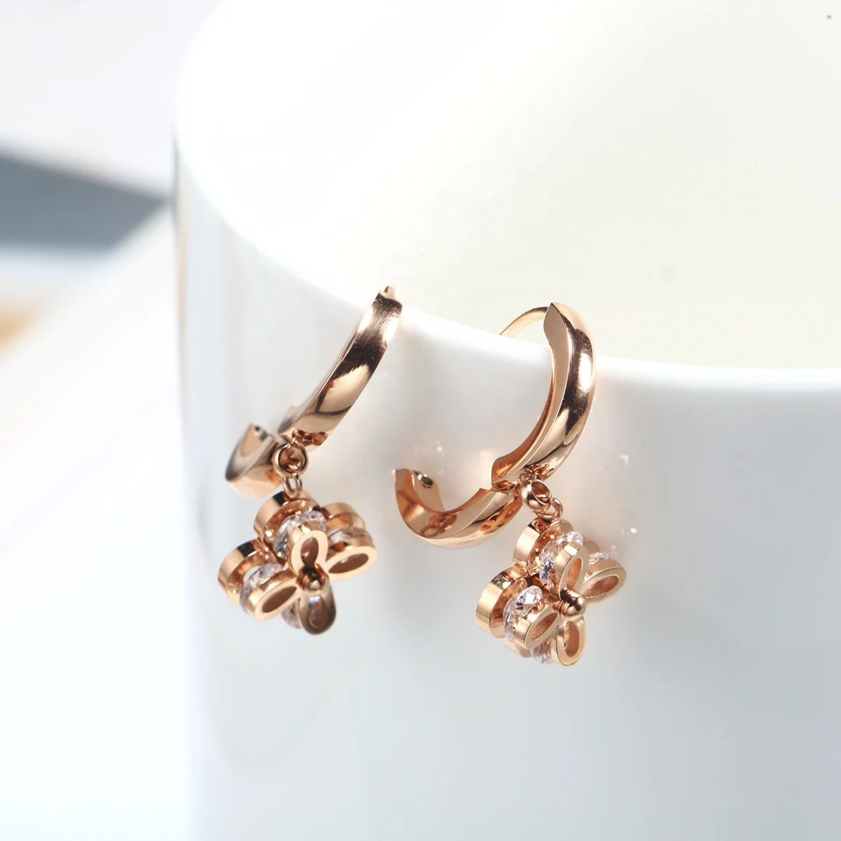 Fashion CZ Crystal Stainless Steel Stud Earrings Jewelry Circle Drop Earrings 18k Gold Plated Earrings, Picture shows
Fashion CZ Crystal Stainless Steel Stud Earrings Jewelry Circle Drop Earrings 18k Gold Plated Earrings, Picture shows