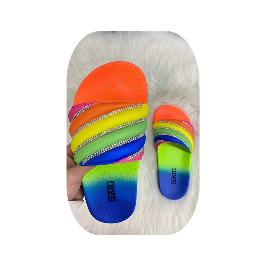 2021 high quality big size women PVC sandals beach slide jelly rainbow rhinestones slippers flat casual sandals for women, As picture
2021 high quality big size women PVC sandals beach slide jelly rainbow rhinestones slippers flat casual sandals for women, As picture