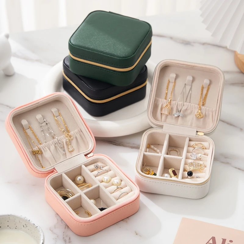 Custom Logo Pink Travel Jewelry Box for Lady Organizer Display Storage Case for Rings Earrings Necklace
Custom Logo Pink Travel Jewelry Box for Lady Organizer Display Storage Case for Rings Earrings Necklace