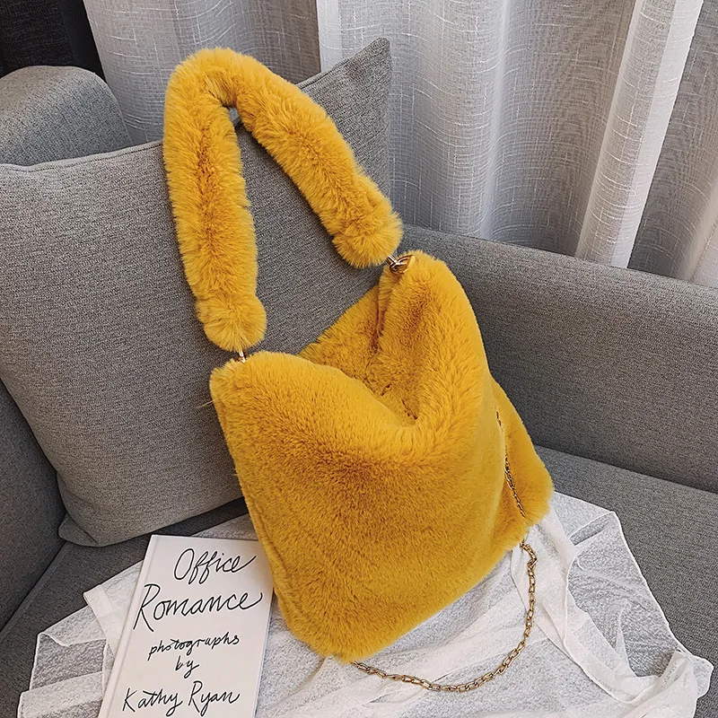 Fall 2021 new women fuzzy chains handbag clutch shoulder bag for ladies, 5 colors 
Fall 2021 new women fuzzy chains handbag clutch shoulder bag for ladies, 5 colors