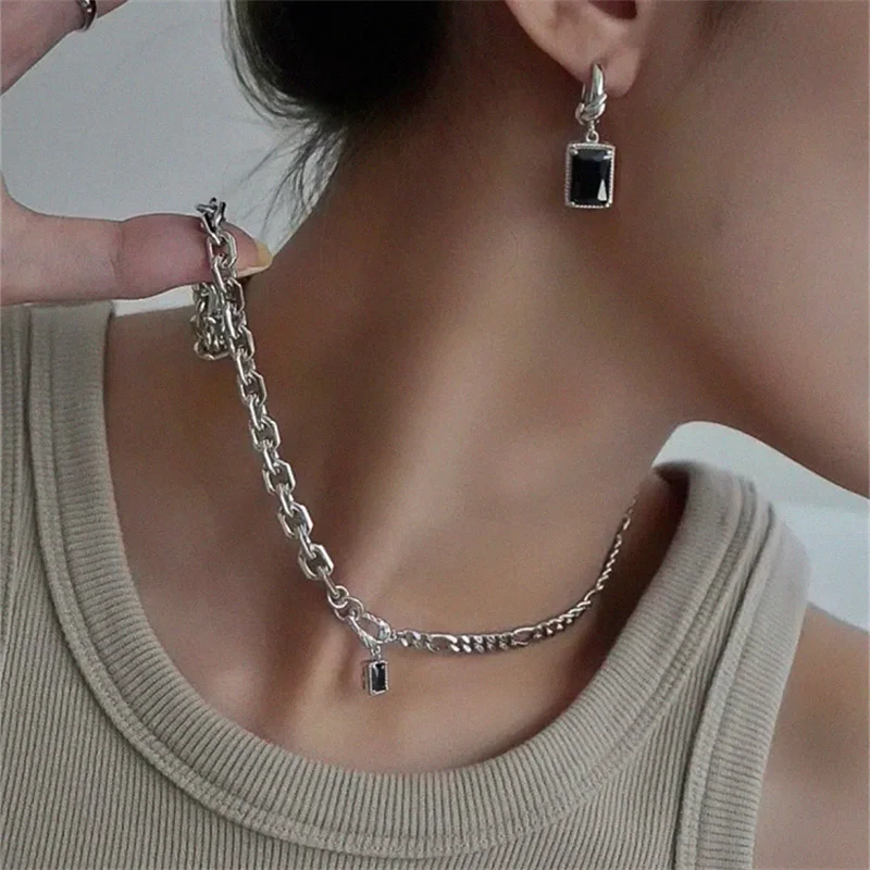 Aimgal jewelry copper plated 18K gold Black Square zircon metal earrings necklace women's jewelry set
Aimgal jewelry copper plated 18K gold Black Square zircon metal earrings necklace women's jewelry set