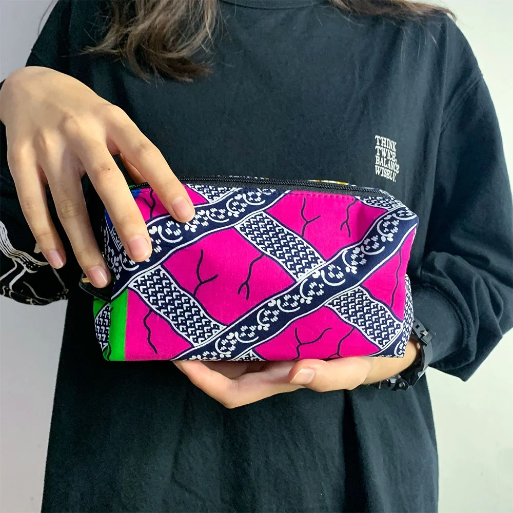 2021 New Design African Print Makeup Bag Women Ankara Brush Makeup Bag Fashion Style Makeup Organizer Bag, Customizable
2021 New Design African Print Makeup Bag Women Ankara Brush Makeup Bag Fashion Style Makeup Organizer Bag, Customizable