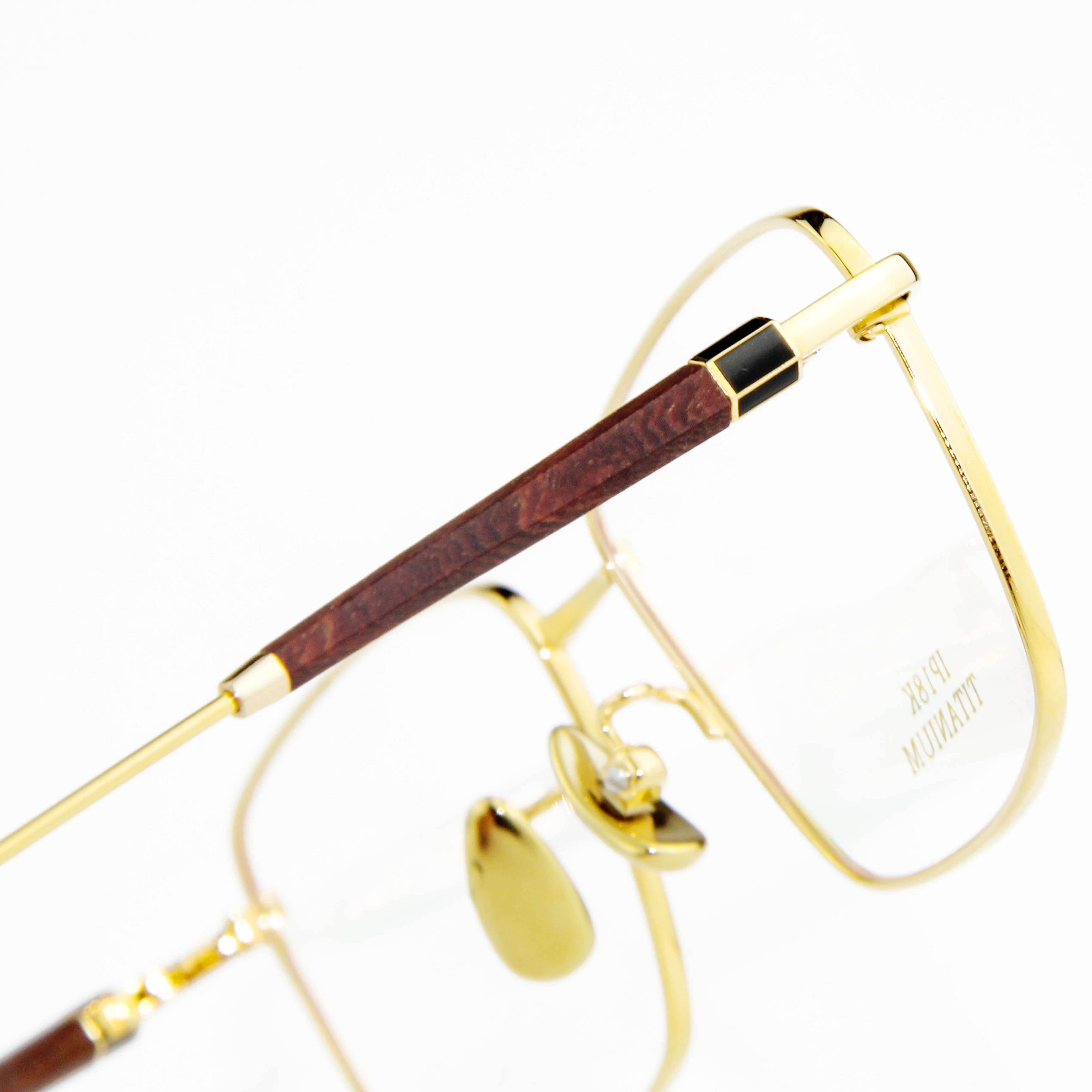 Wooden decoration 18k gold temperament high quality titanium optical eyeglasses frame for businessman
Wooden decoration 18k gold temperament high quality titanium optical eyeglasses frame for businessman