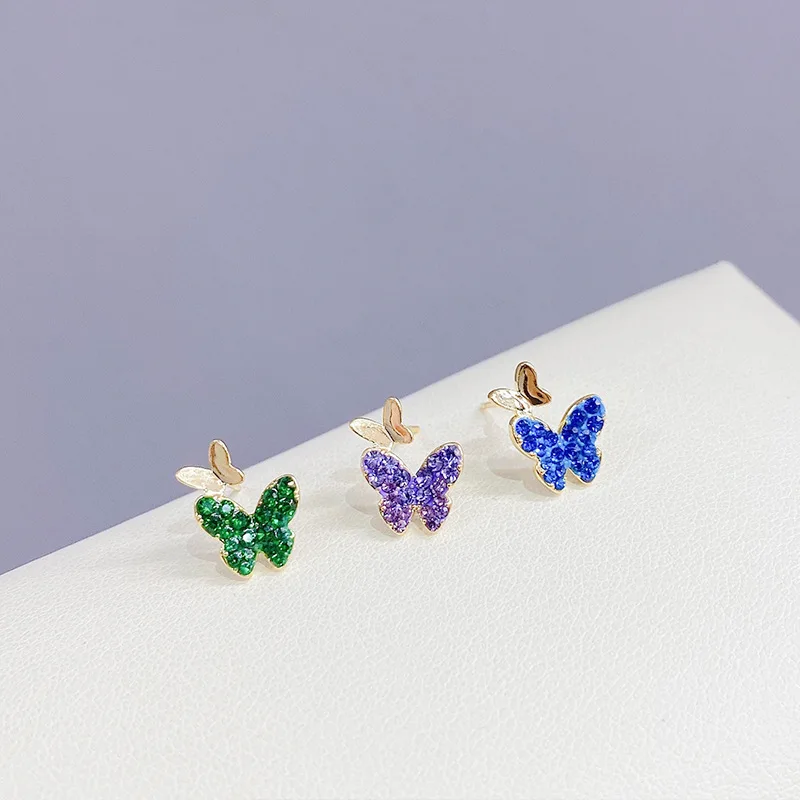ED62450 Fashion design gold plated brass women jewelry color zircon small butterfly stud earrings
ED62450 Fashion design gold plated brass women jewelry color zircon small butterfly stud earrings