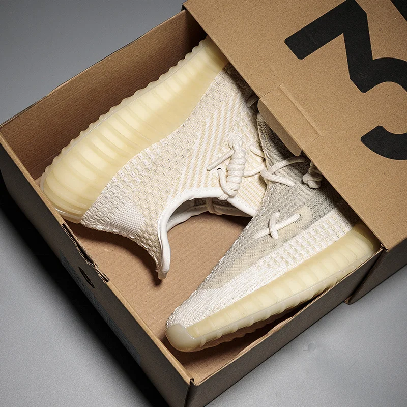 2021 new custom design original custom brand logo reflective Yeezy 350 V2 breathable men's running shoes sneakers.
2021 new custom design original custom brand logo reflective Yeezy 350 V2 breathable men's running shoes sneakers.